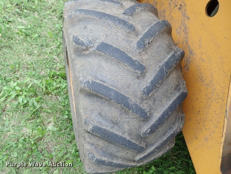 image for item DE0960 1999 Case 360 trencher