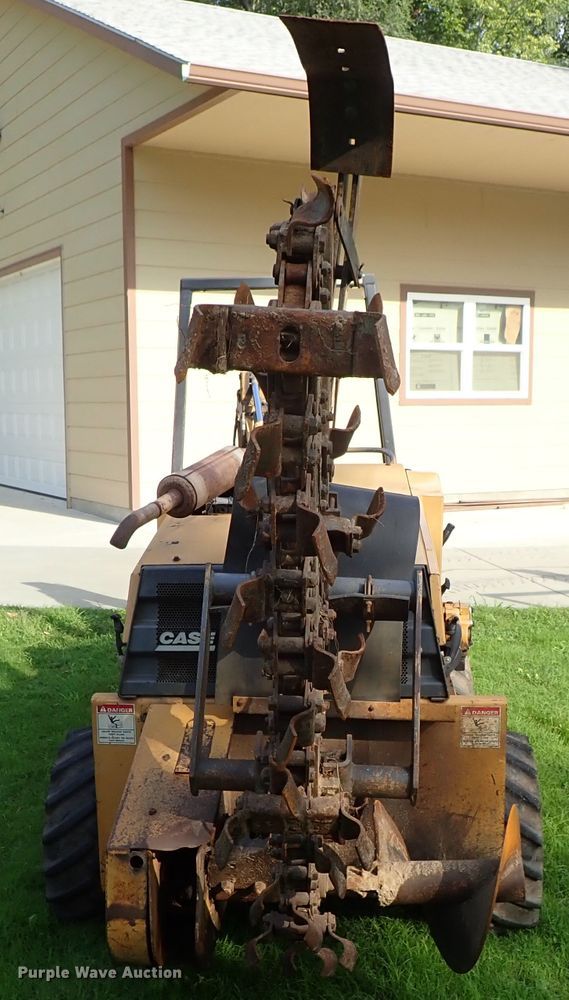 image for item DE0961 1996 Case 360 trencher