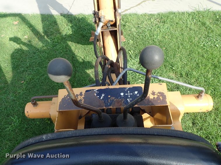 image for item DE0961 1996 Case 360 trencher