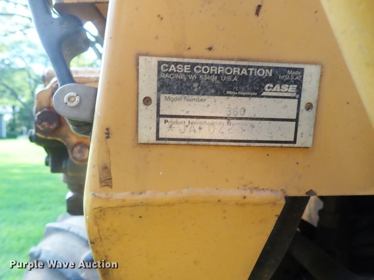 image for item DE0961 1996 Case 360 trencher