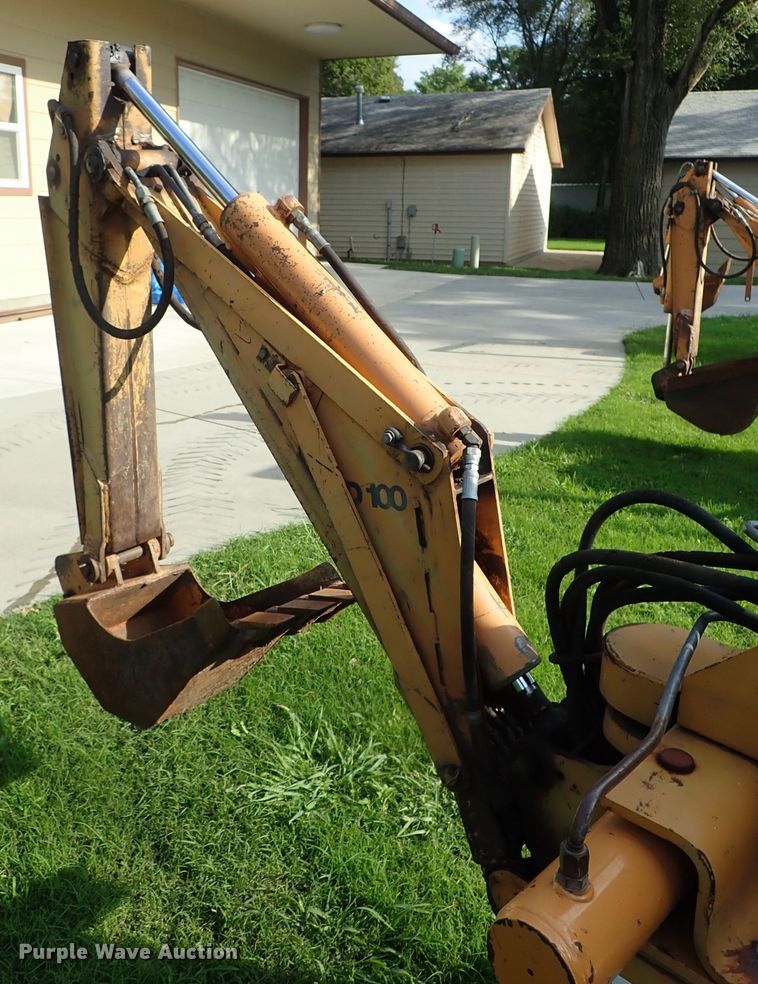 image for item DE0961 1996 Case 360 trencher