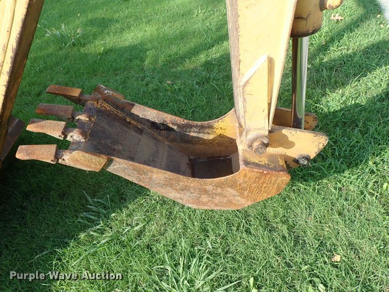 image for item DE0961 1996 Case 360 trencher