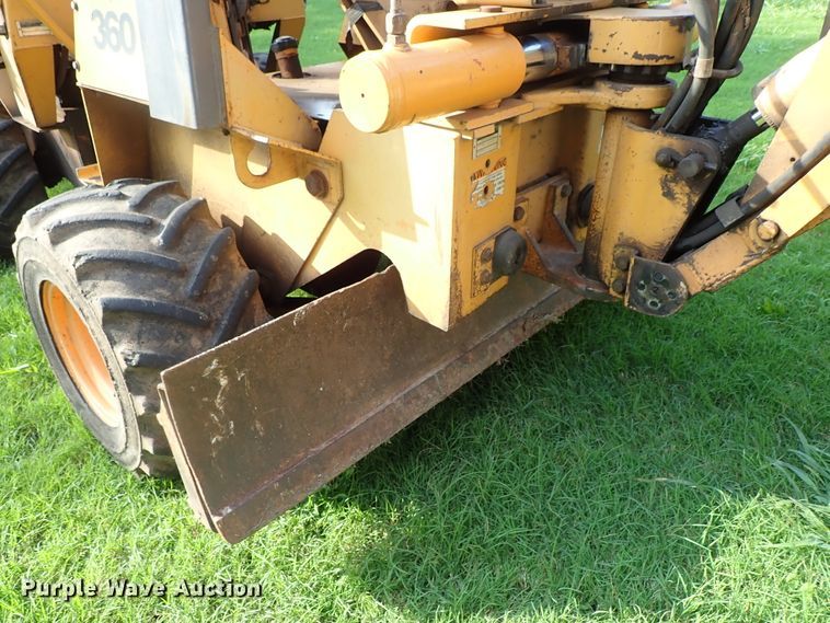 image for item DE0961 1996 Case 360 trencher