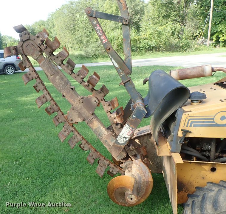 image for item DE0961 1996 Case 360 trencher