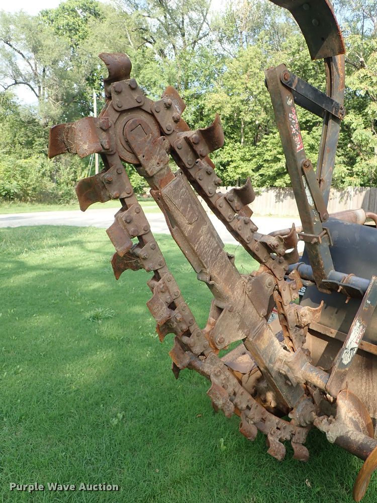 image for item DE0961 1996 Case 360 trencher