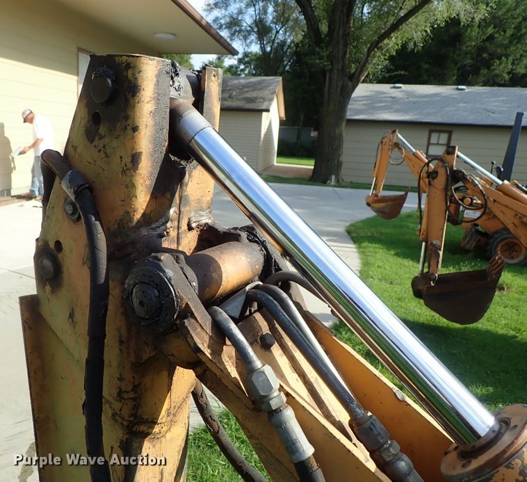 image for item DE0961 1996 Case 360 trencher