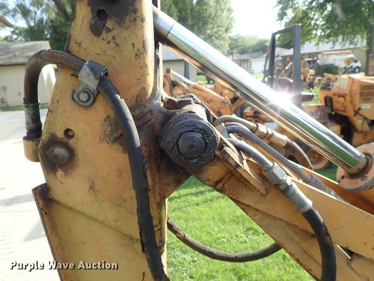 image for item DE0961 1996 Case 360 trencher