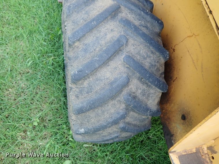 image for item DE0961 1996 Case 360 trencher