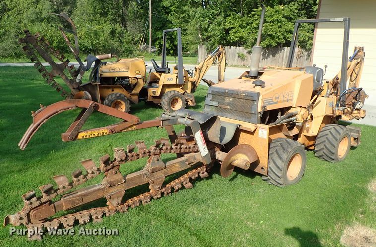 image for item DE0962 2000 Case 360 trencher