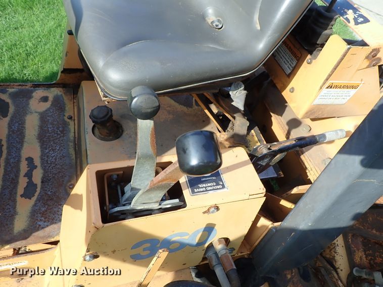 image for item DE0962 2000 Case 360 trencher