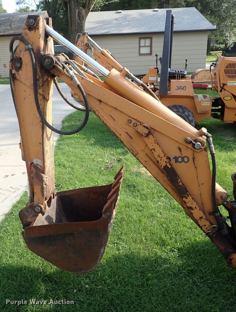 image for item DE0962 2000 Case 360 trencher