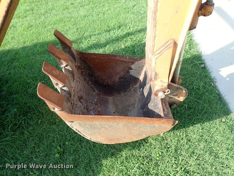 image for item DE0962 2000 Case 360 trencher