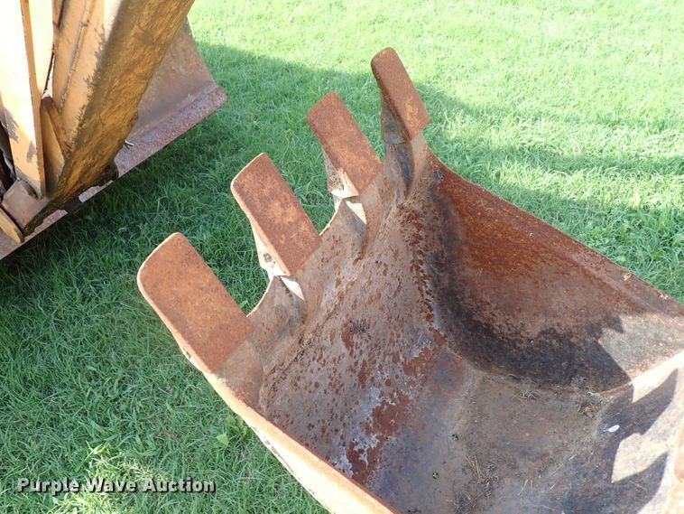 image for item DE0962 2000 Case 360 trencher