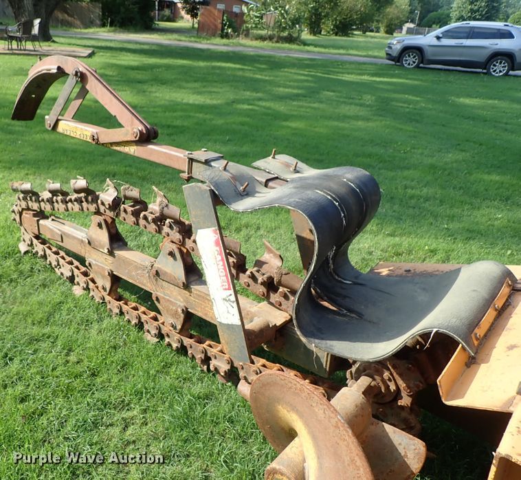 image for item DE0962 2000 Case 360 trencher