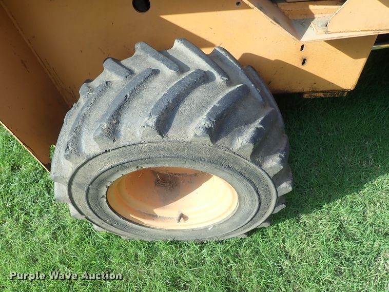 image for item DE0962 2000 Case 360 trencher