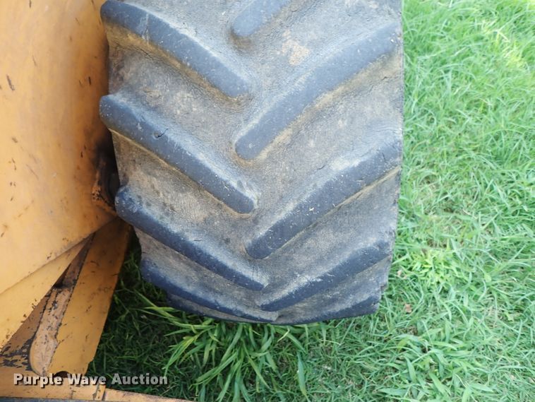 image for item DE0962 2000 Case 360 trencher