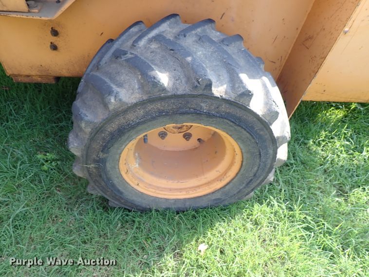 image for item DE0962 2000 Case 360 trencher