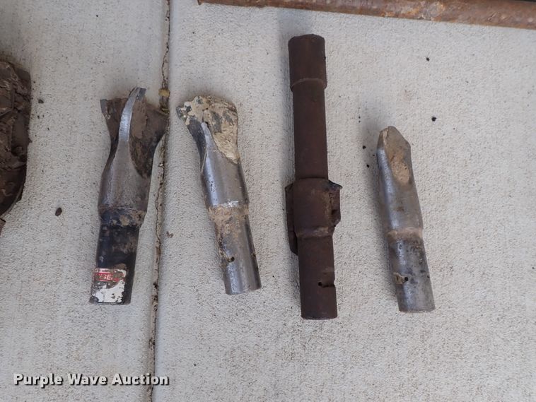 image for item DE0962 2000 Case 360 trencher