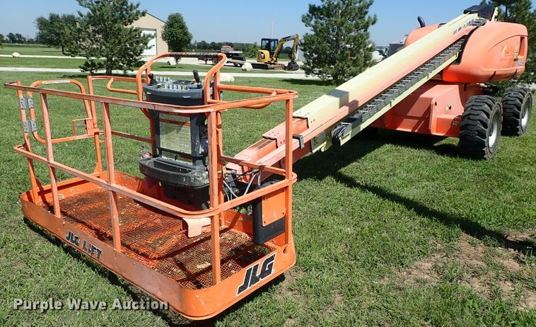 image for item DE0990 2008 JLG 600S boom lift