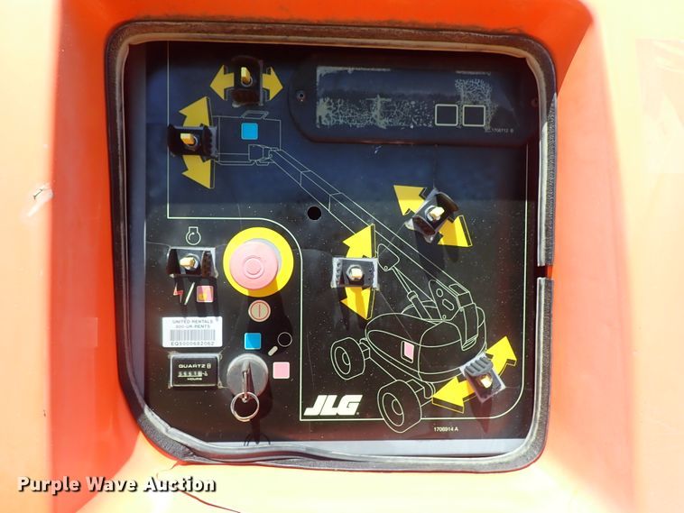 image for item DE0990 2008 JLG 600S boom lift