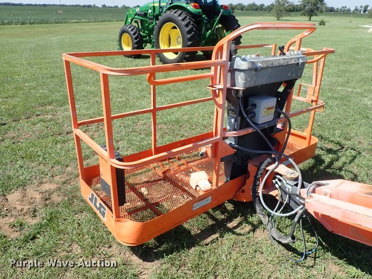 image for item DE0990 2008 JLG 600S boom lift