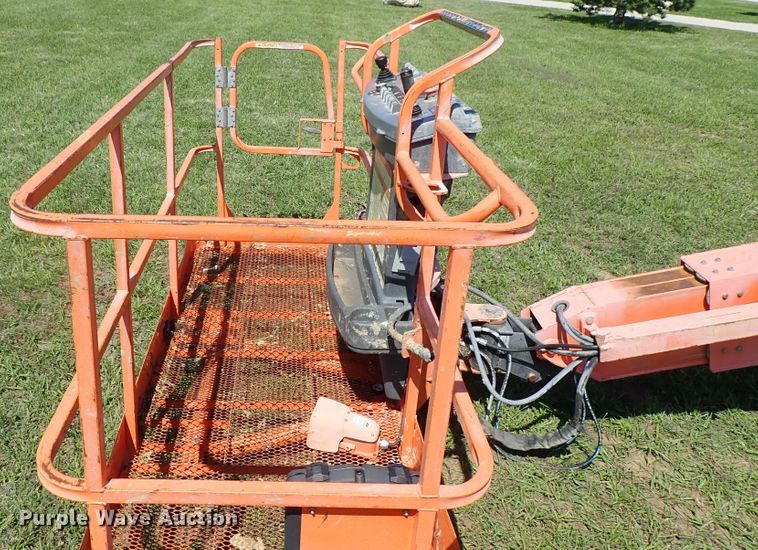 image for item DE0990 2008 JLG 600S boom lift