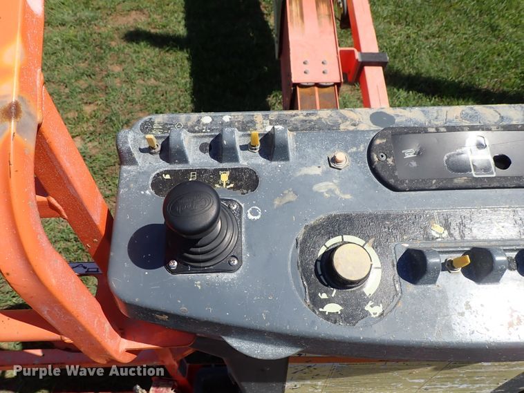 image for item DE0990 2008 JLG 600S boom lift