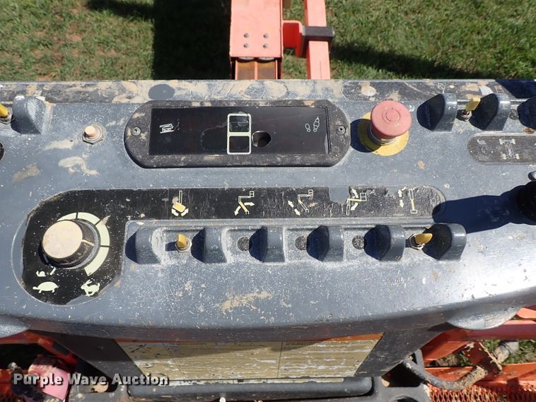 image for item DE0990 2008 JLG 600S boom lift