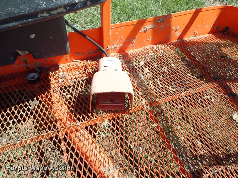 image for item DE0990 2008 JLG 600S boom lift