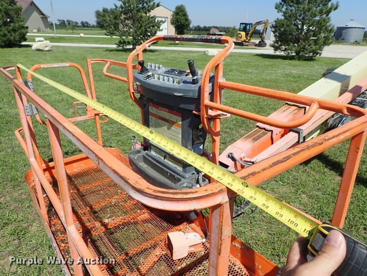 image for item DE0990 2008 JLG 600S boom lift