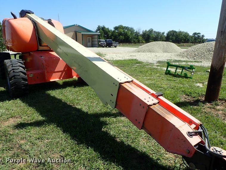 image for item DE0990 2008 JLG 600S boom lift