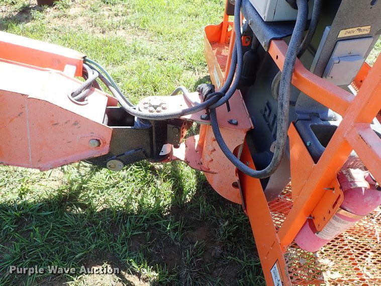 image for item DE0990 2008 JLG 600S boom lift