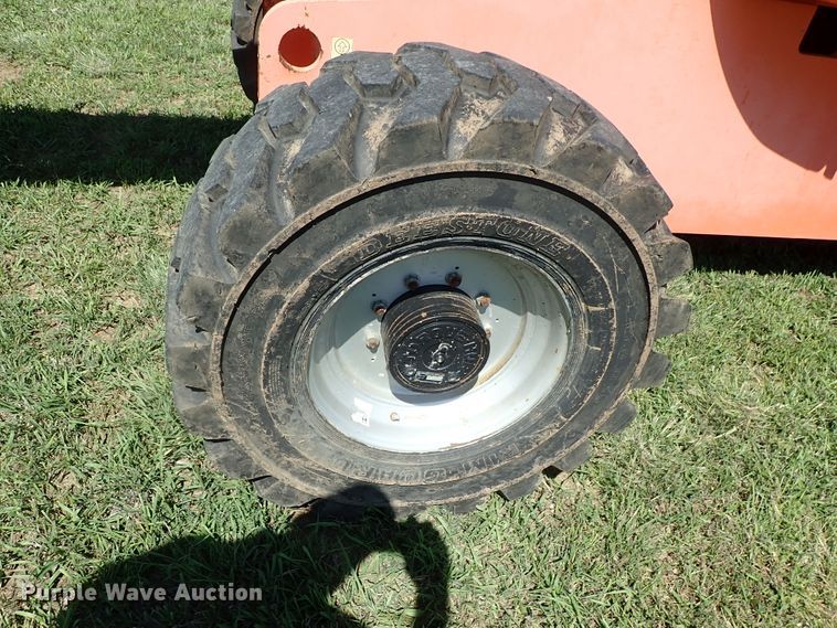 image for item DE0990 2008 JLG 600S boom lift