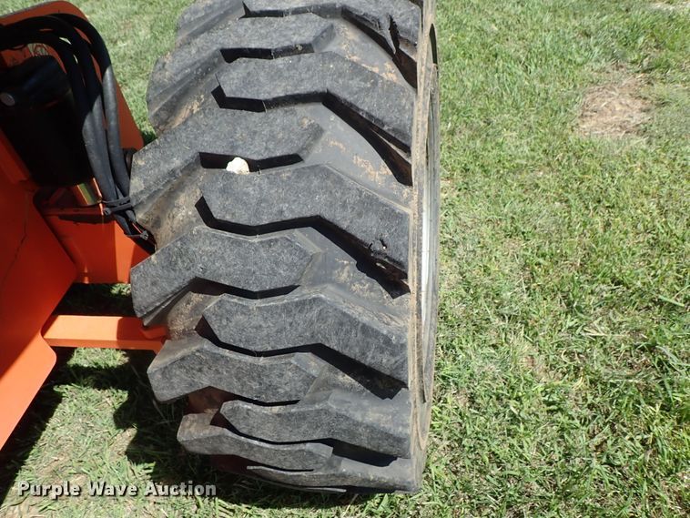 image for item DE0990 2008 JLG 600S boom lift