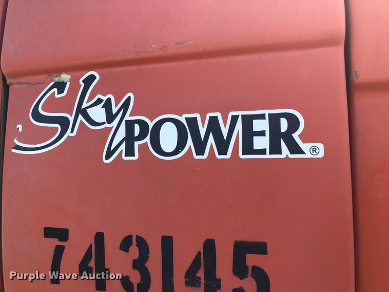 image for item DE0990 2008 JLG 600S boom lift