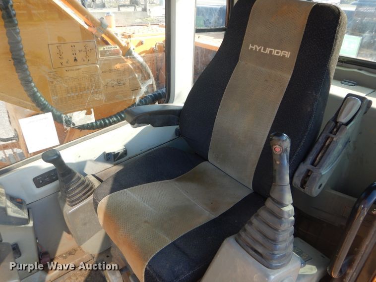 image for item DE2391 2006 Hyundai Robex 210LC-7 excavator
