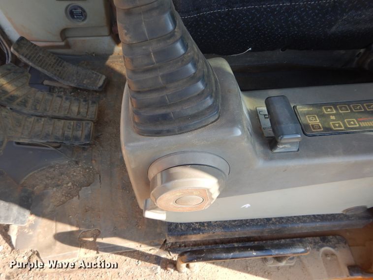 image for item DE2391 2006 Hyundai Robex 210LC-7 excavator