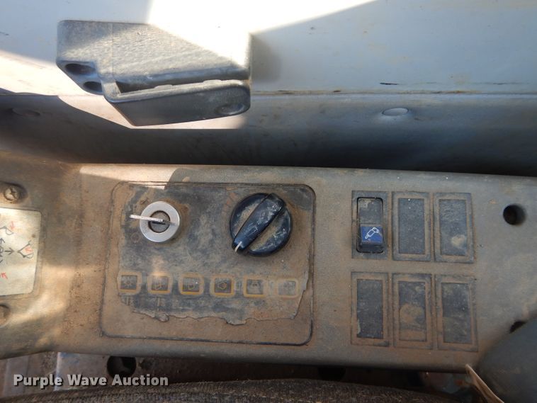 image for item DE2391 2006 Hyundai Robex 210LC-7 excavator