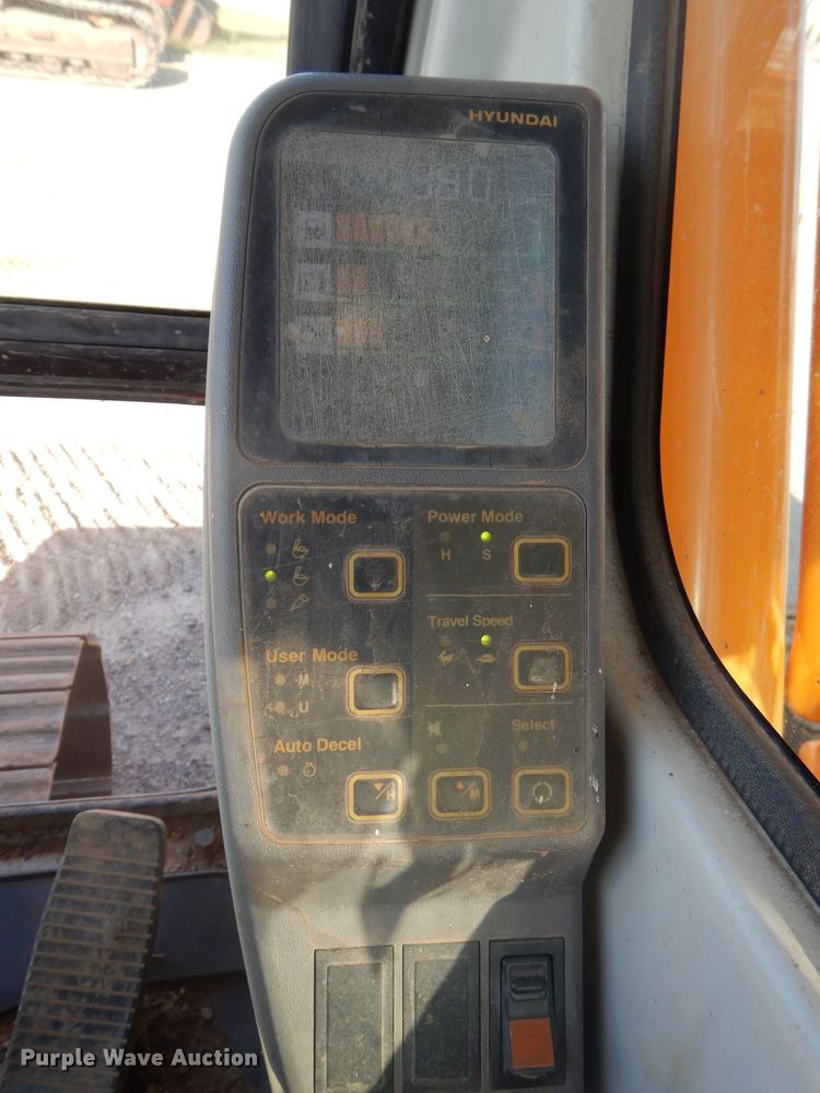 image for item DE2391 2006 Hyundai Robex 210LC-7 excavator
