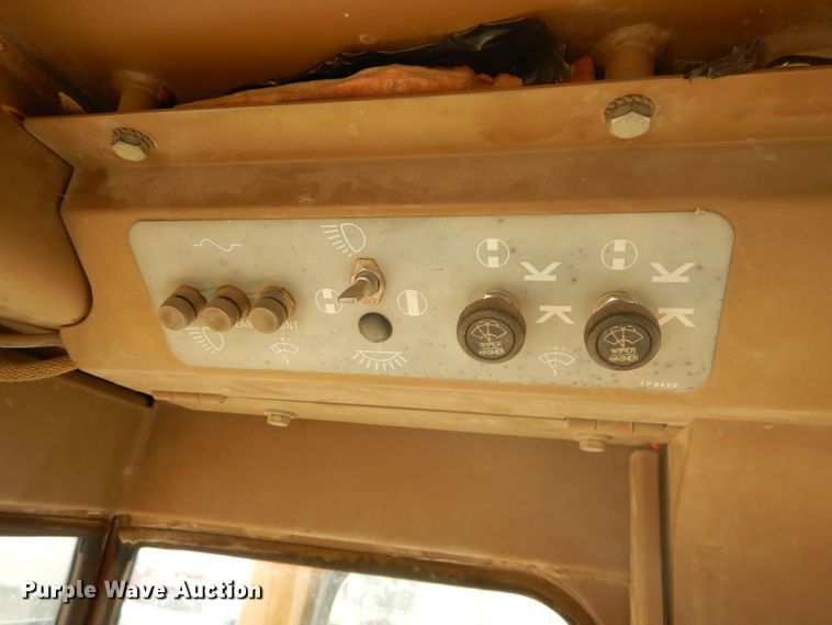 image for item DE2393 1992 Caterpillar 973  LGP track loader