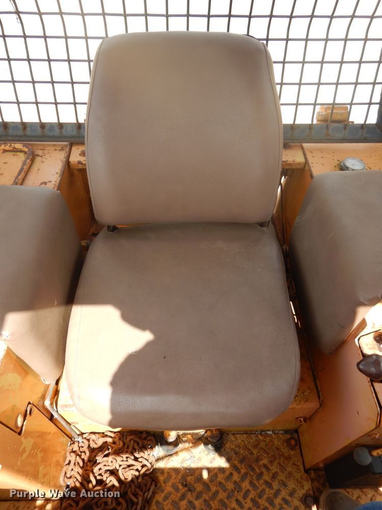 image for item DE2394 1993 Case 850E dozer