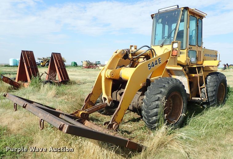 image for item DE5528 1988 John Deere 544E wheel loader