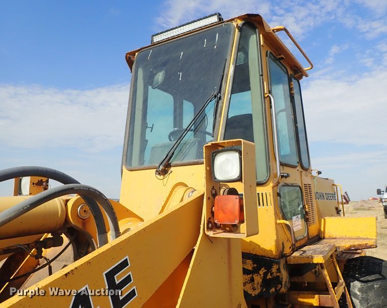 image for item DE5528 1988 John Deere 544E wheel loader