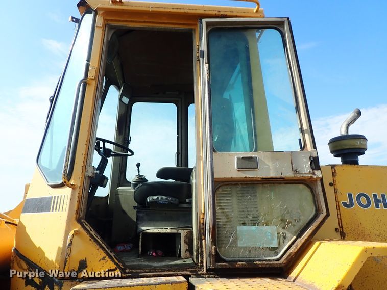 image for item DE5528 1988 John Deere 544E wheel loader