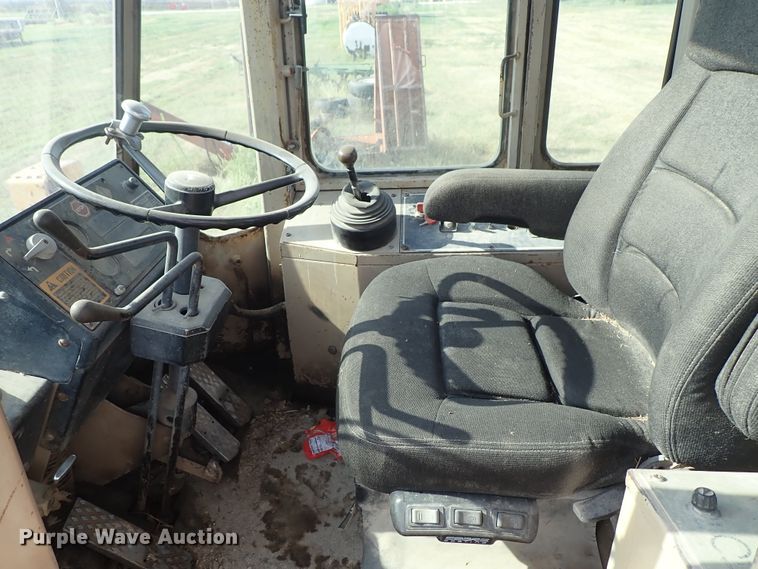 image for item DE5528 1988 John Deere 544E wheel loader