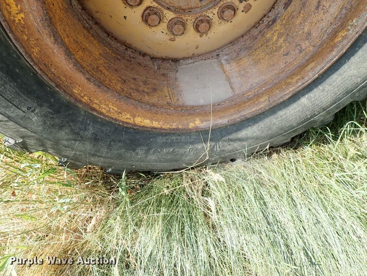 image for item DE5528 1988 John Deere 544E wheel loader