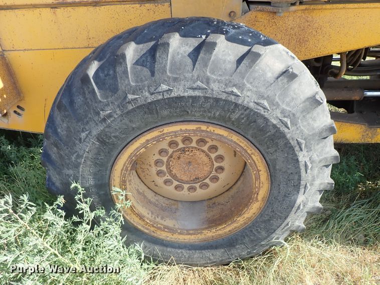 image for item DE5528 1988 John Deere 544E wheel loader