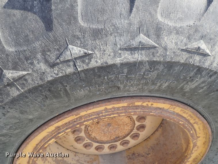 image for item DE5528 1988 John Deere 544E wheel loader