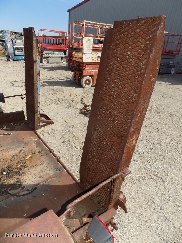 image for item DE7770 1993 shop built utility trailer