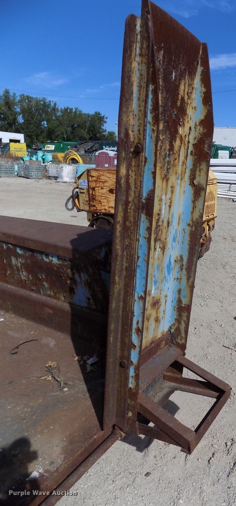 image for item DE7770 1993 shop built utility trailer